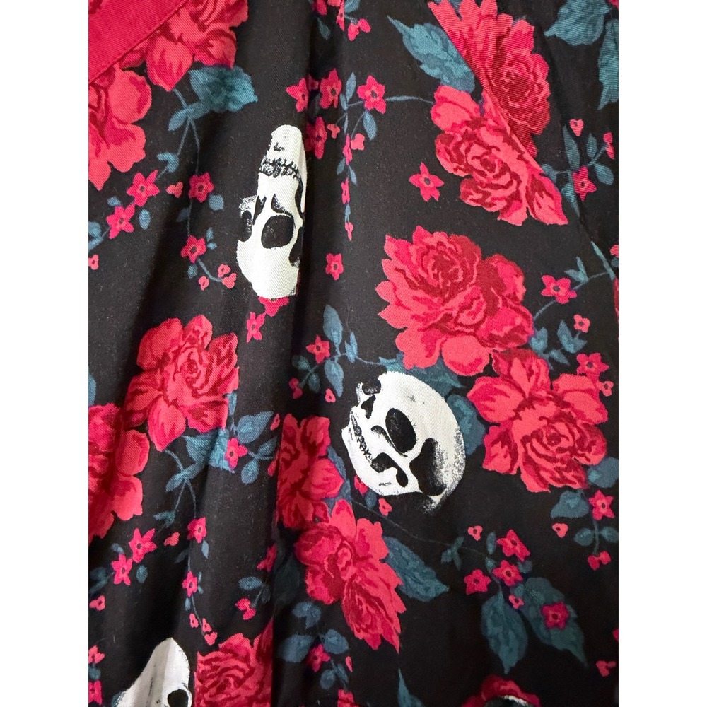 Retro Chic by Torrid Dress Plus Size 5 Black Red Rose Skull Rockabilly Goth - Picture 7 of 10